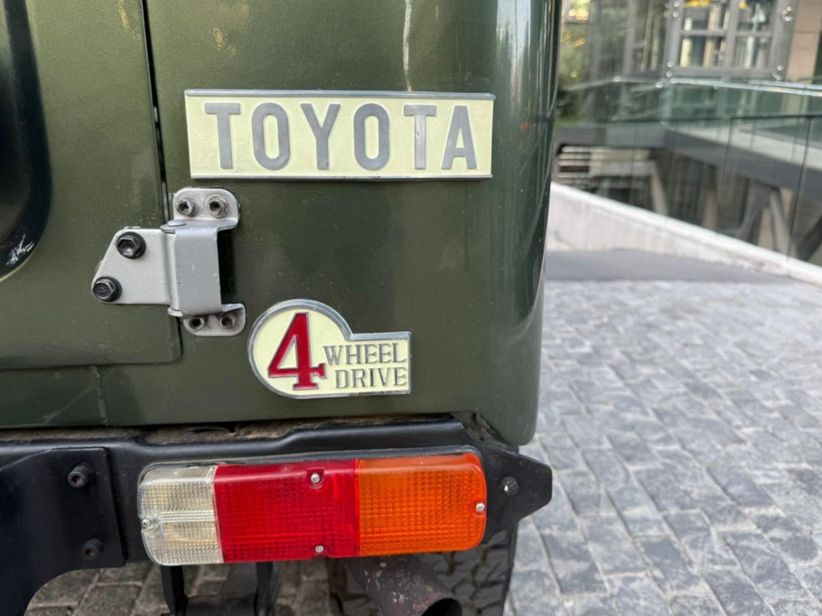 TOYOTA LAND CRUISER FJ40 4X4 AÑO 1981 - Imagen 7 de 10