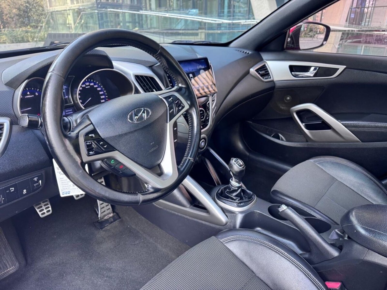 HYUNDAI VELOSTER GLS 1.6 2017 - Imagen 8 de 10