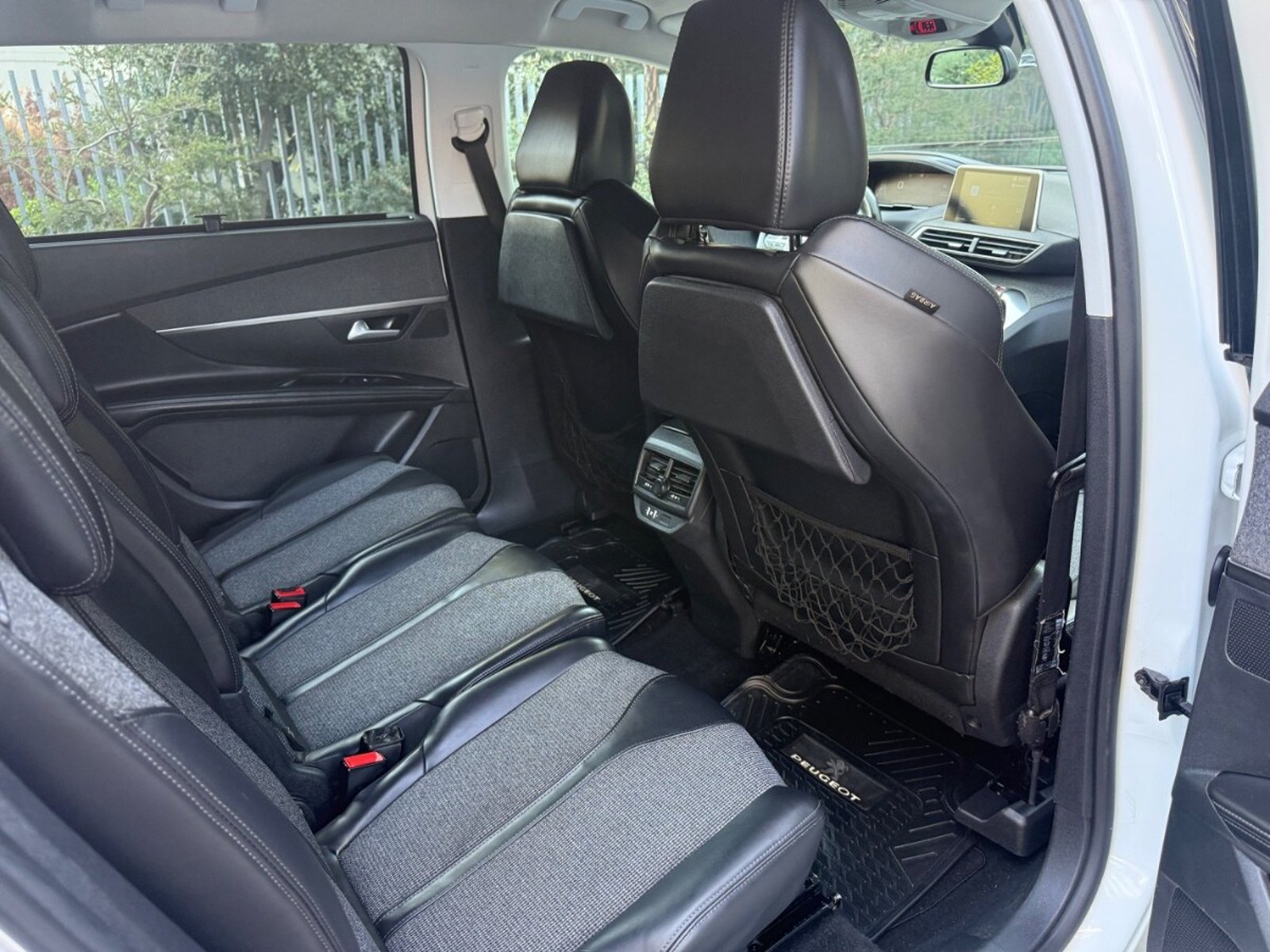 PEUGEOT 5008 BLUE HDI 1.5 2019 - Imagen 10 de 10