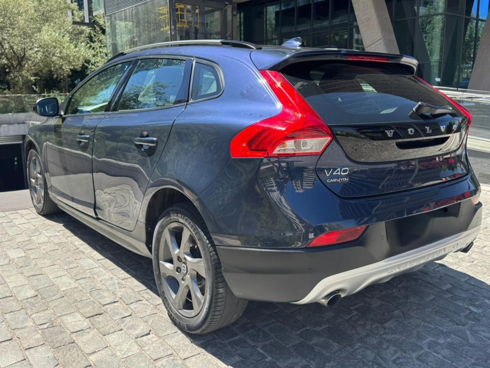 VOLVO V40 CC T4 COMFORT 2015 - Imagen 4 de 10