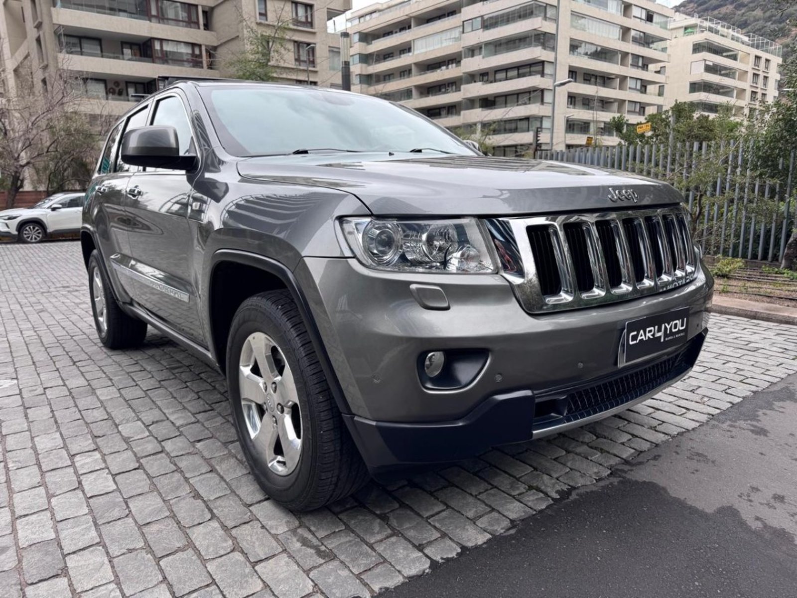 Jeep GRAND CHEROKEE 3.6 LIMITED 4X4 AT 5P. 2012 - Foto 2 de 10