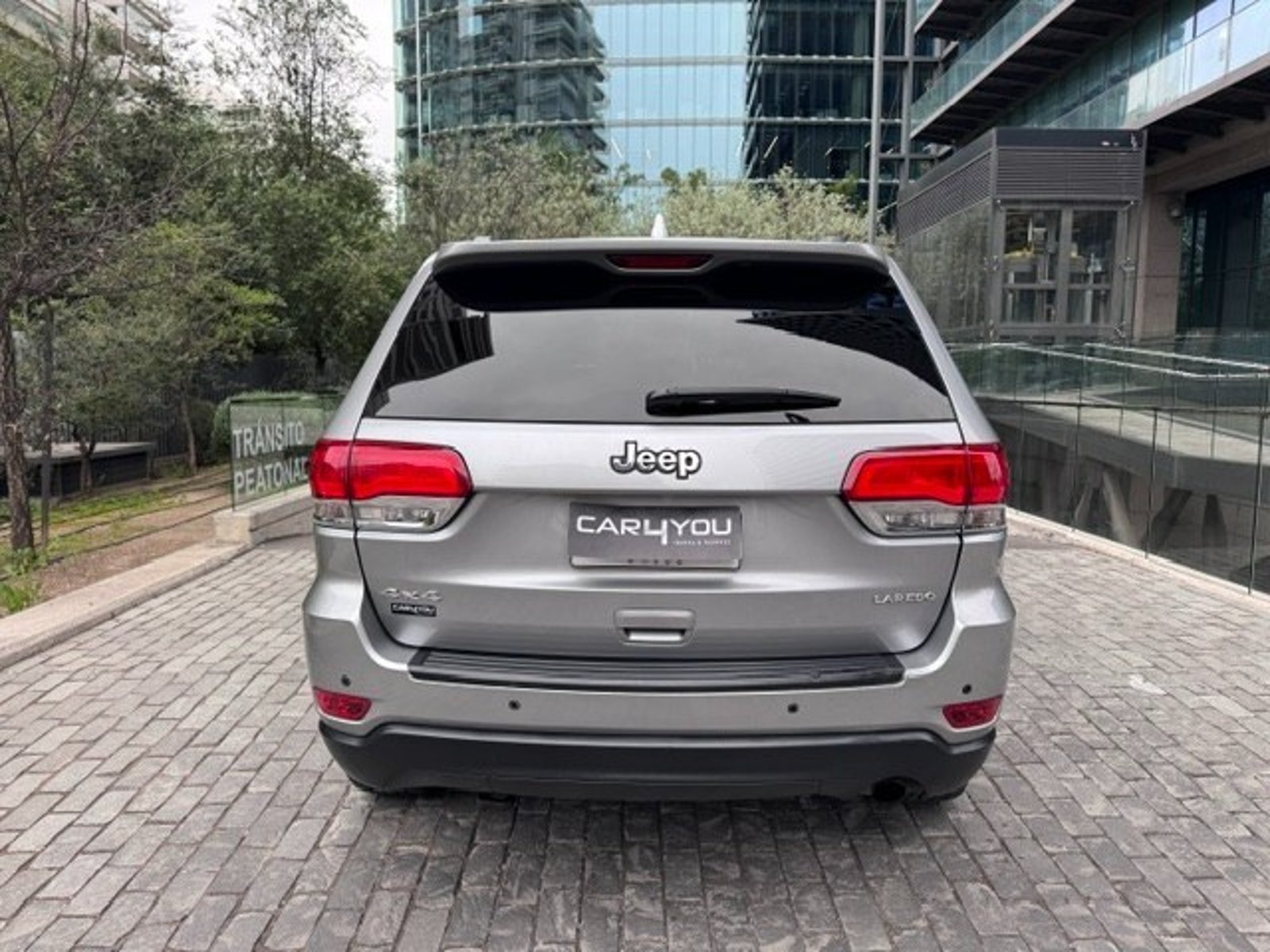 Jeep GRAND CHEROKEE LAREDO 4X4 2014 - Foto 5 de 10