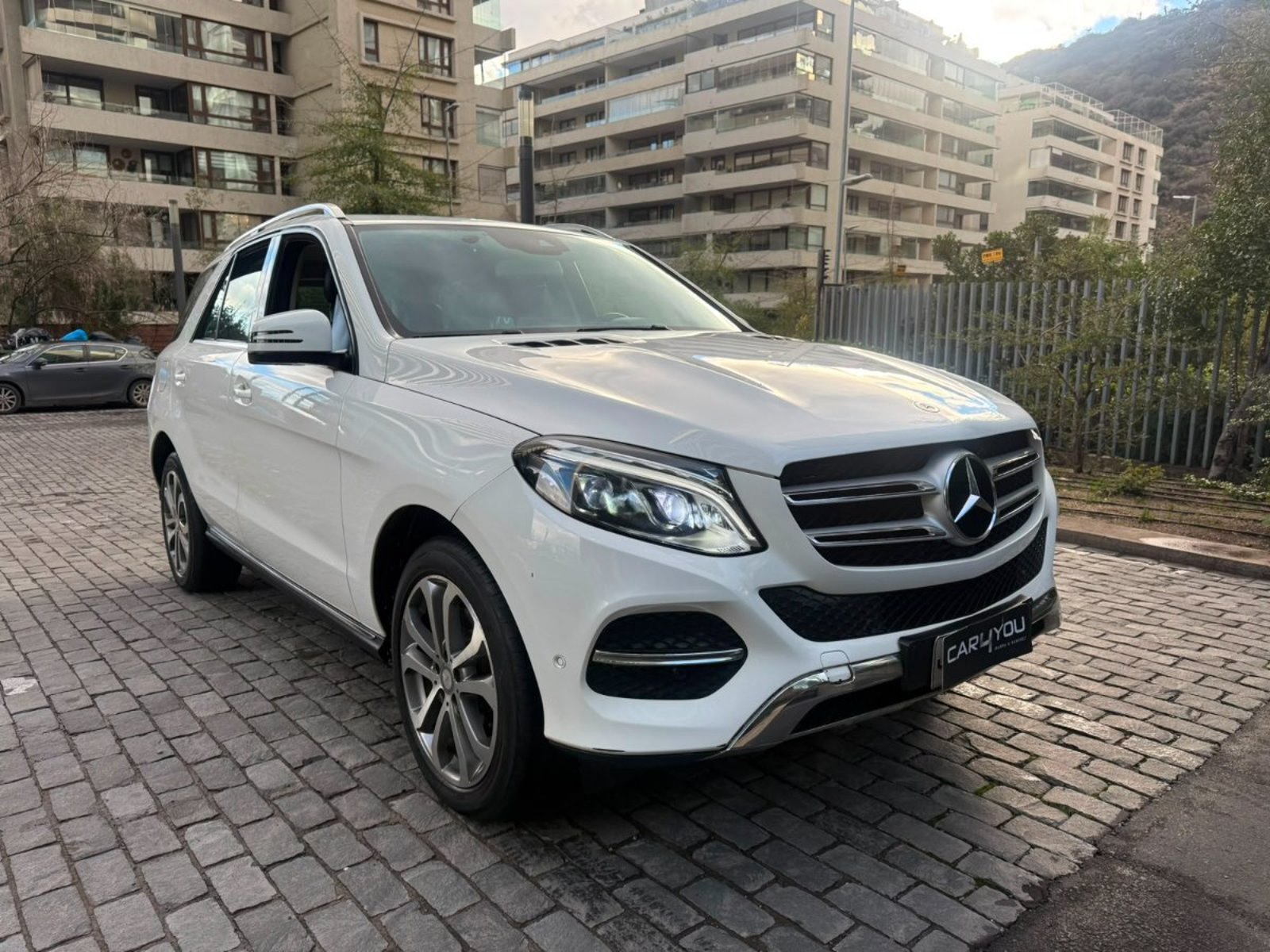 Mercedes-Benz GLE 250D GLE 250D 2017 - Foto 2 de 10