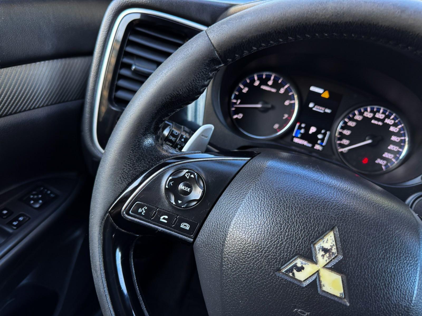 MITSUBISHI OUTLANDER 2.4 2018 - Imagen 10 de 10