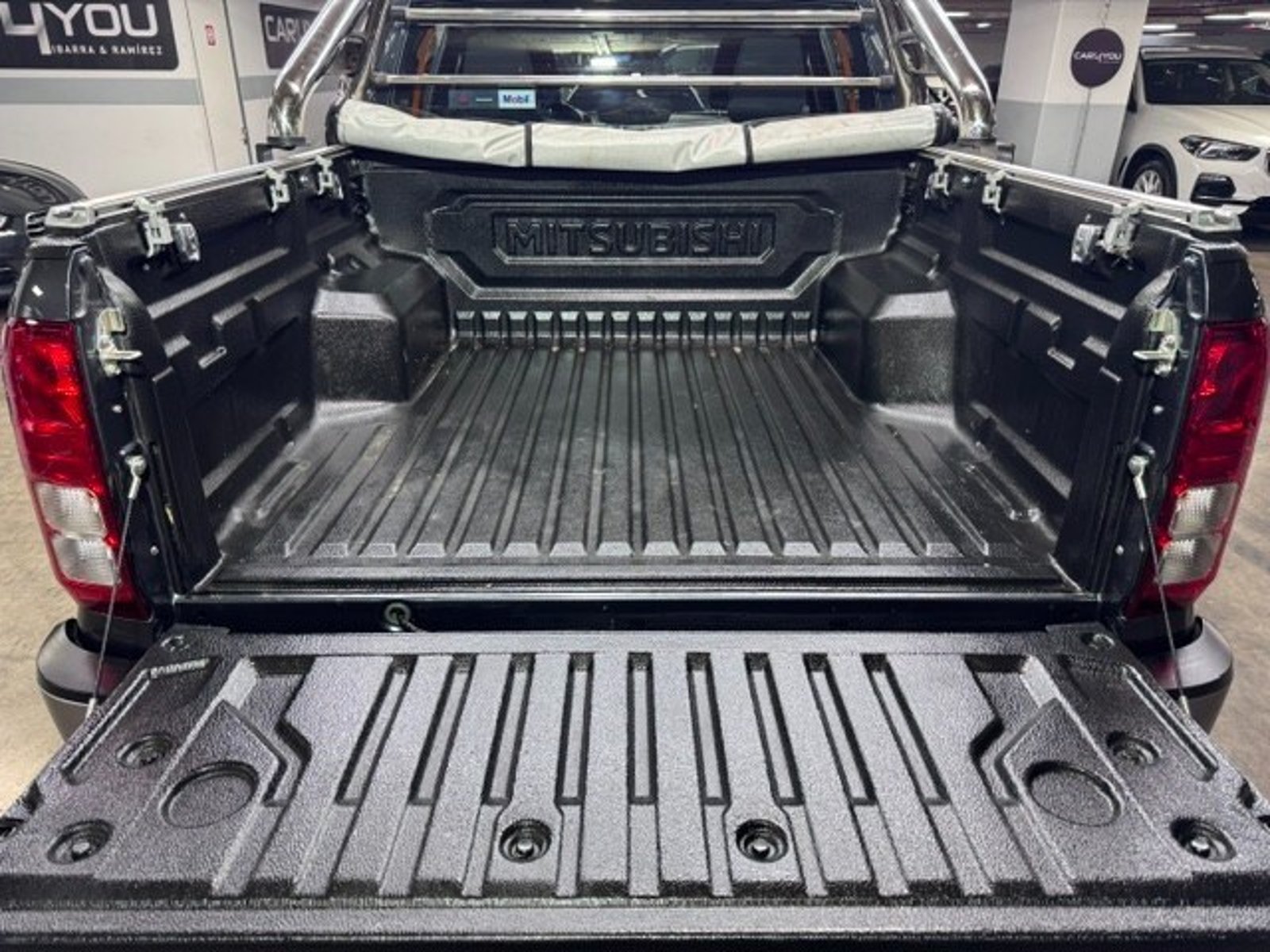 MITSUBISHI L200 KATANA XRT 4X4 2024 - Imagen 7 de 9