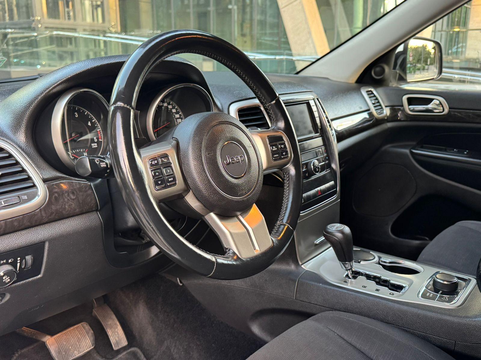 JEEP GRAND CHEROKEE LAREDO 3.0 2013 - Imagen 8 de 9