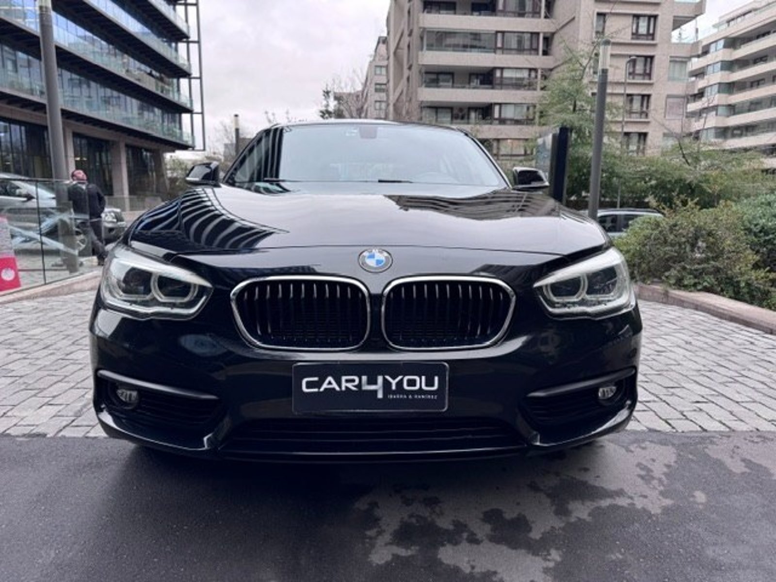 BMW 118 MILLENNIAL 1.5CC 2019 - Foto 2 de 10