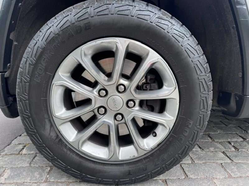 Jeep GRAND CHEROKEE LAREDO 4X4 2014 - Imagen 8 de 10