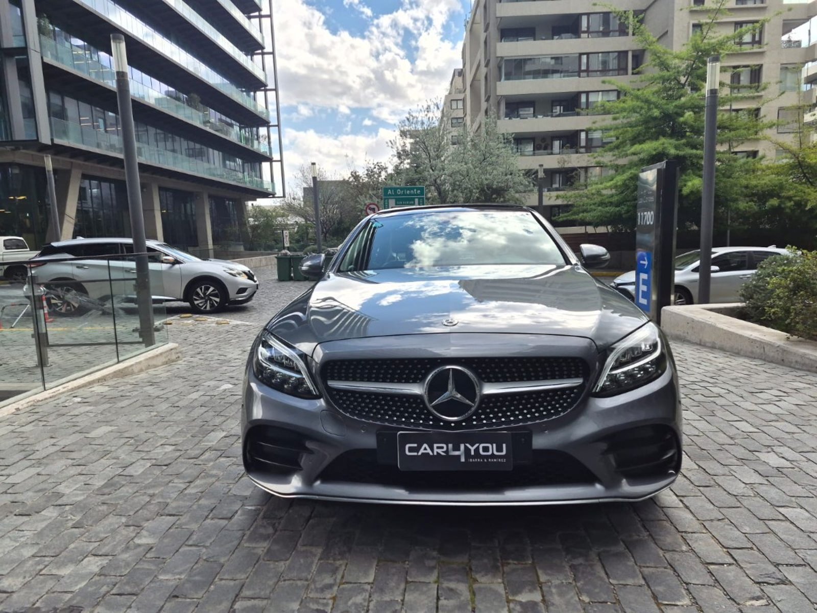 Mercedes-Benz C200 LOOK AMG 2019 - Foto 3 de 10