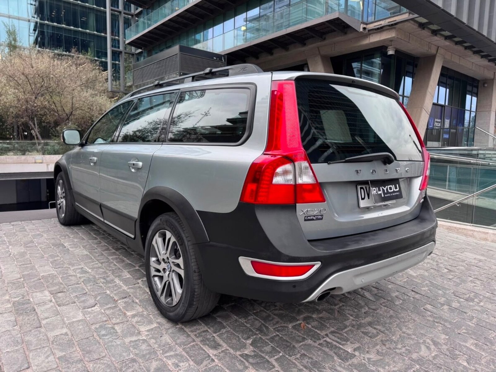 Volvo XC70 D5 PLUS 2012 - Foto 3 de 9