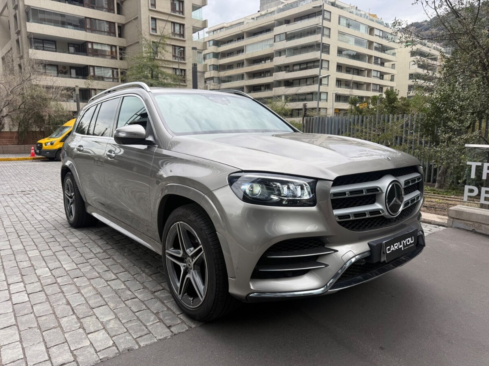 Mercedes-Benz GLS 400D LOOK AMG 2023 - Foto 3 de 10
