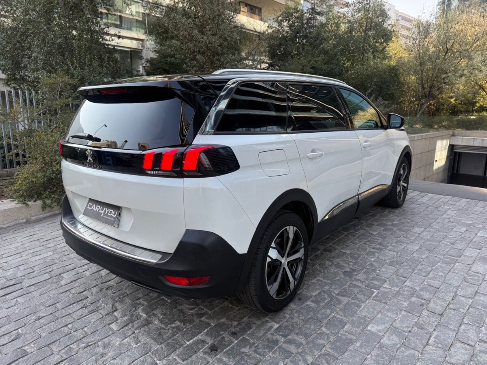 PEUGEOT 5008 BLUE HDI 1.5 2019 - Imagen 6 de 10