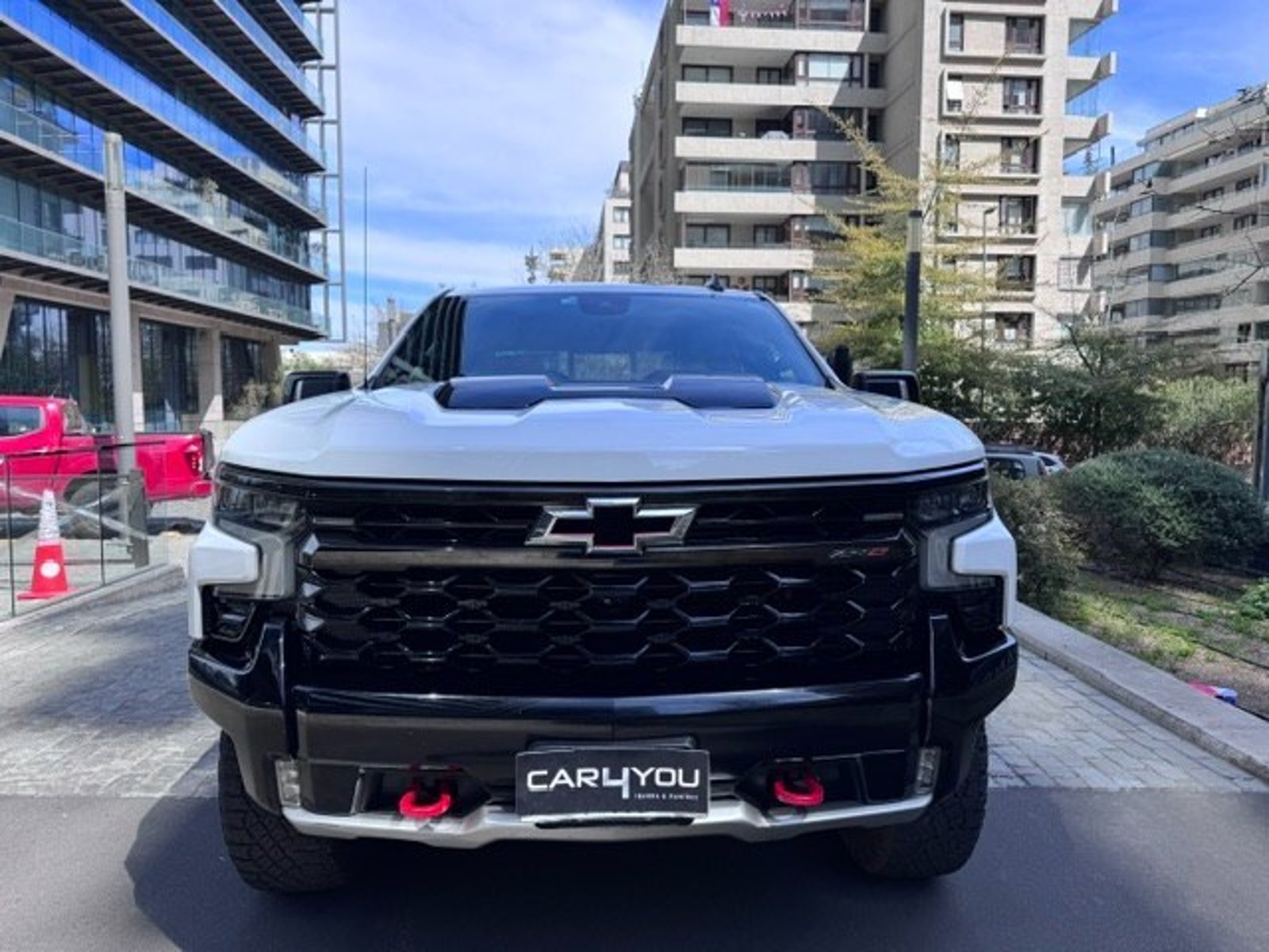 Chevrolet SILVERADO ZR2 2023 - Foto 2 de 9