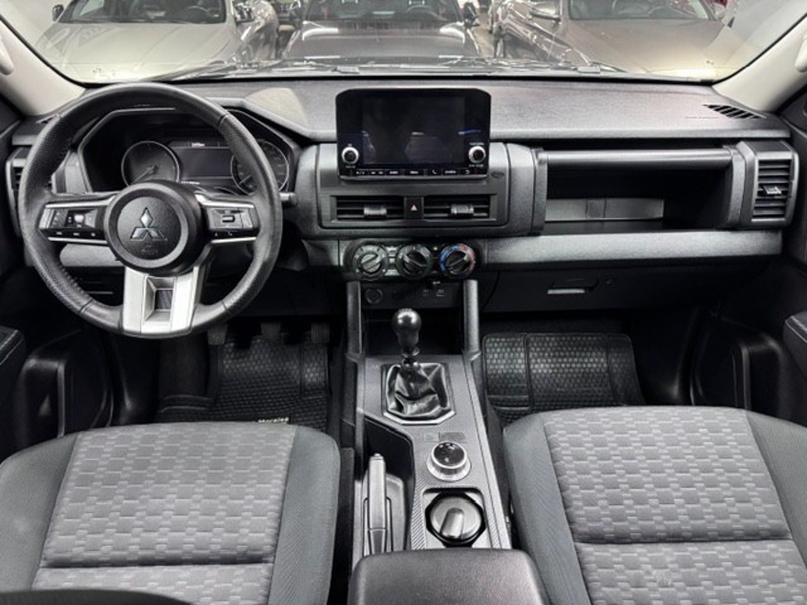 MITSUBISHI L200 KATANA XRT 4X4 2024 - Imagen 9 de 9