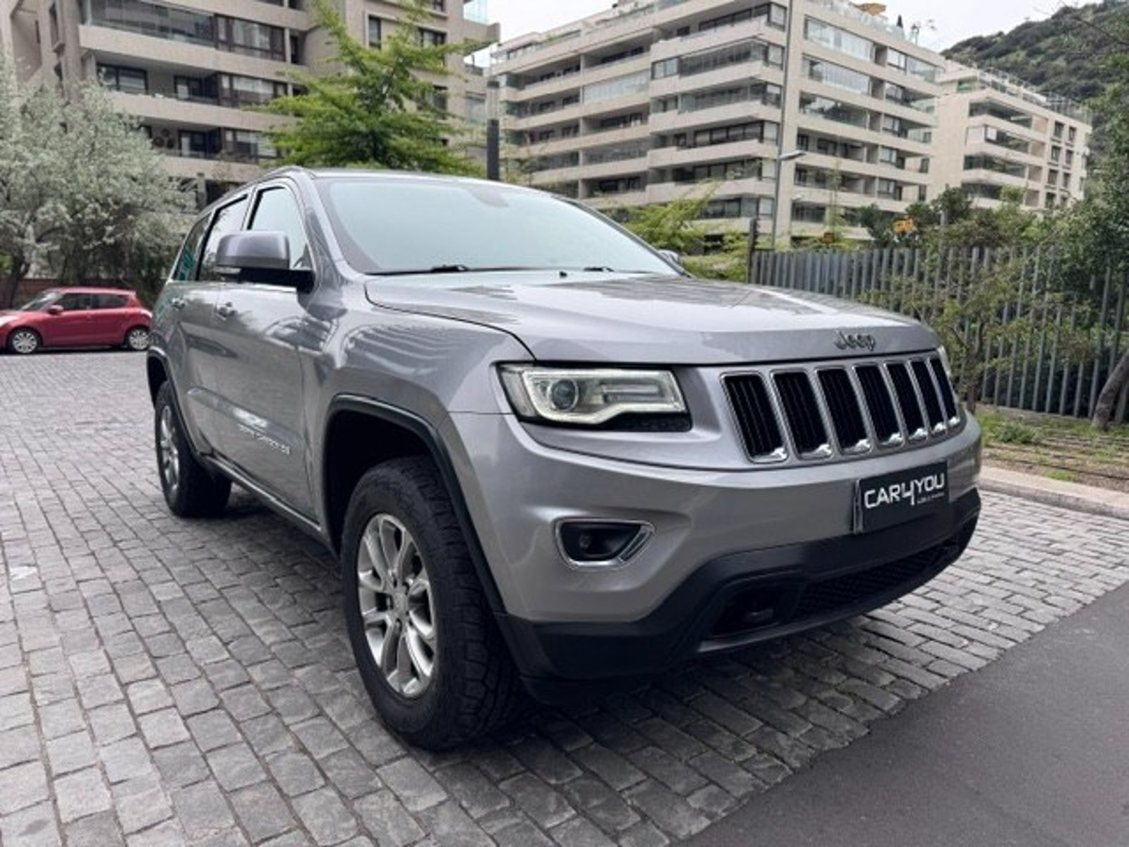 Jeep GRAND CHEROKEE LAREDO 4X4 2014 - Foto 3 de 10