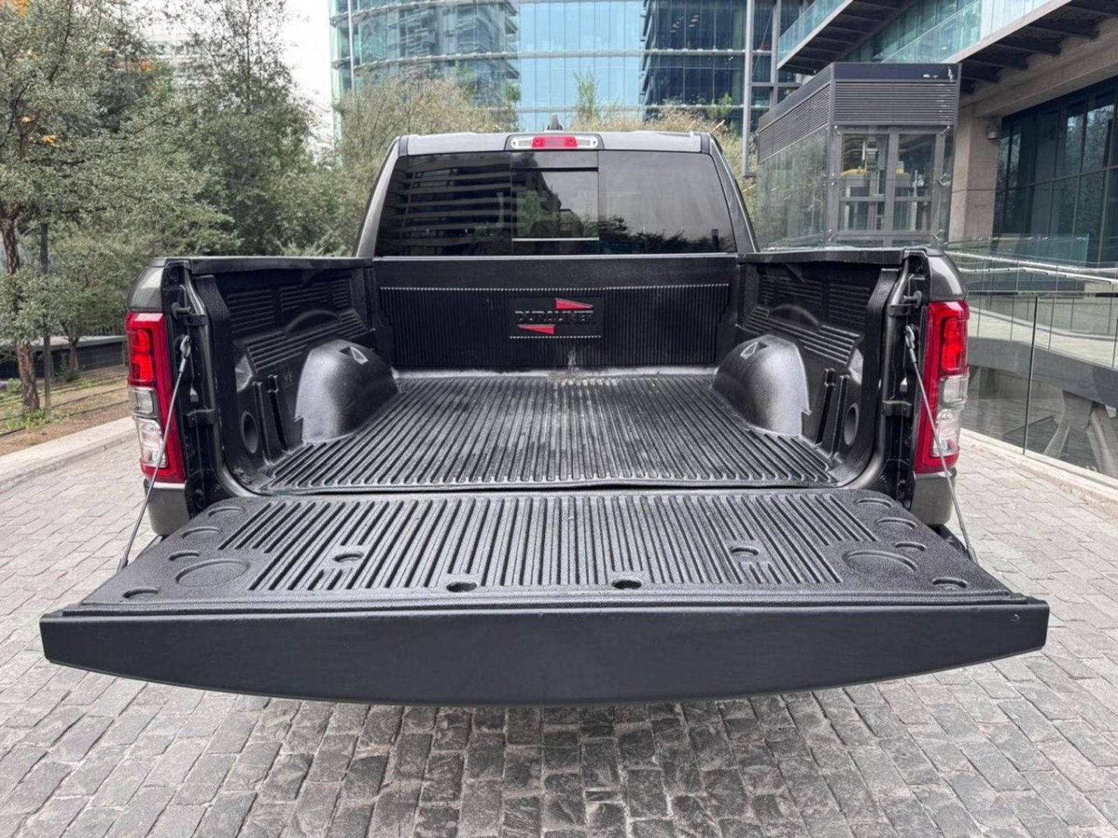 RAM 1500 BIG HORN CREW CAB 4X4 3.6 AUT 2021 - Imagen 9 de 10