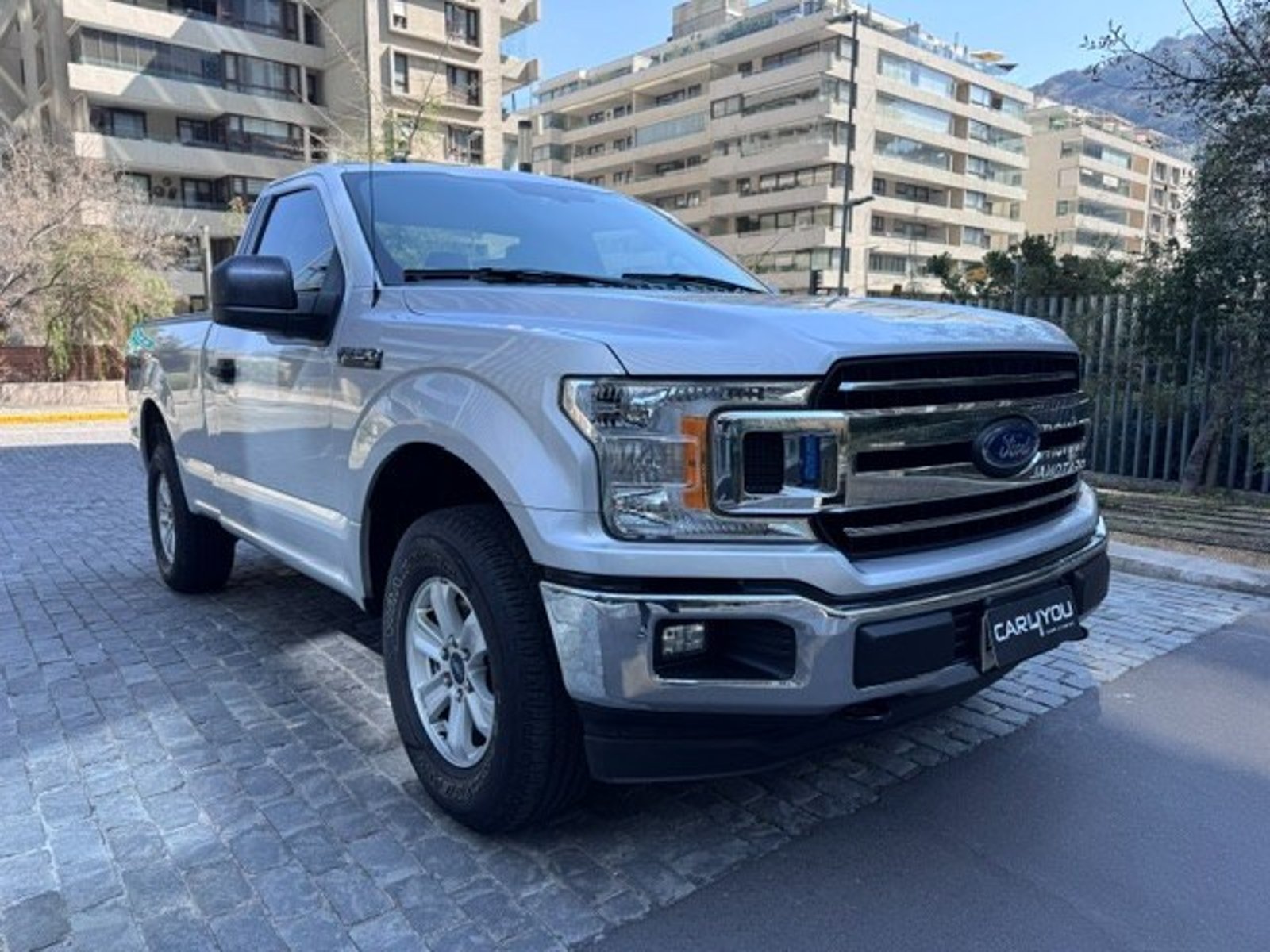 Ford F-150 XLT CABINA SIMPLE 4X4 2019 - Imagen 3 de 10