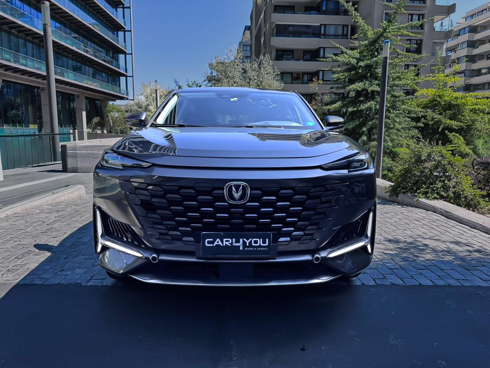 Changan UNI-K 2.0T de 233 HP 2024 - Foto 3 de 10