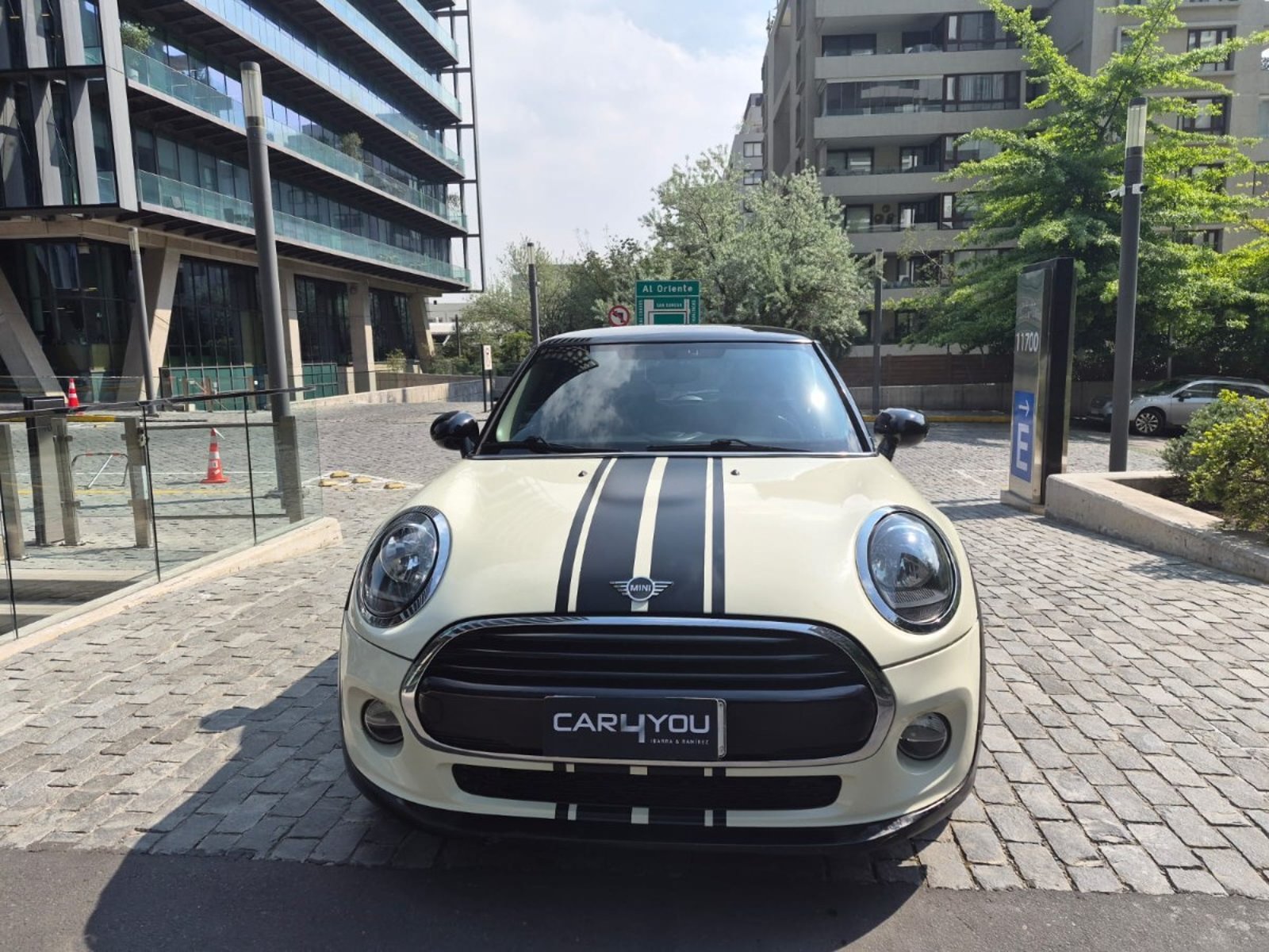 Mini COOPER F56 2019 - Foto 2 de 10