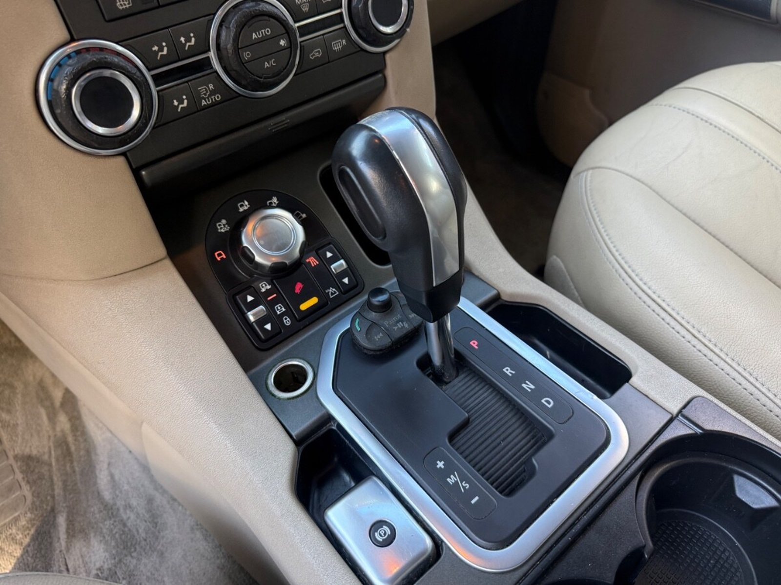 Land Rover DISCOVERY DISCOVERY 4 2011 - Imagen 9 de 10
