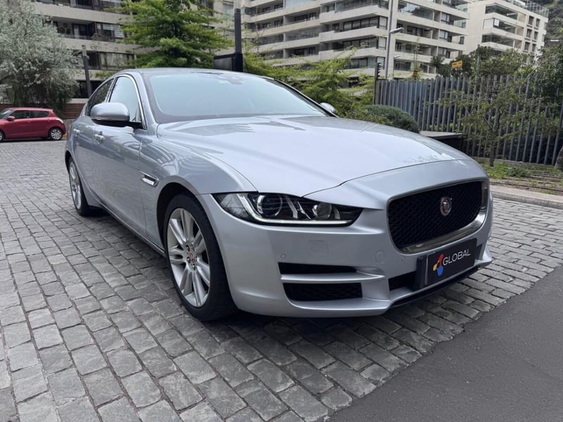Jaguar XE PRESTIGE 2019 - Imagen 3 de 10