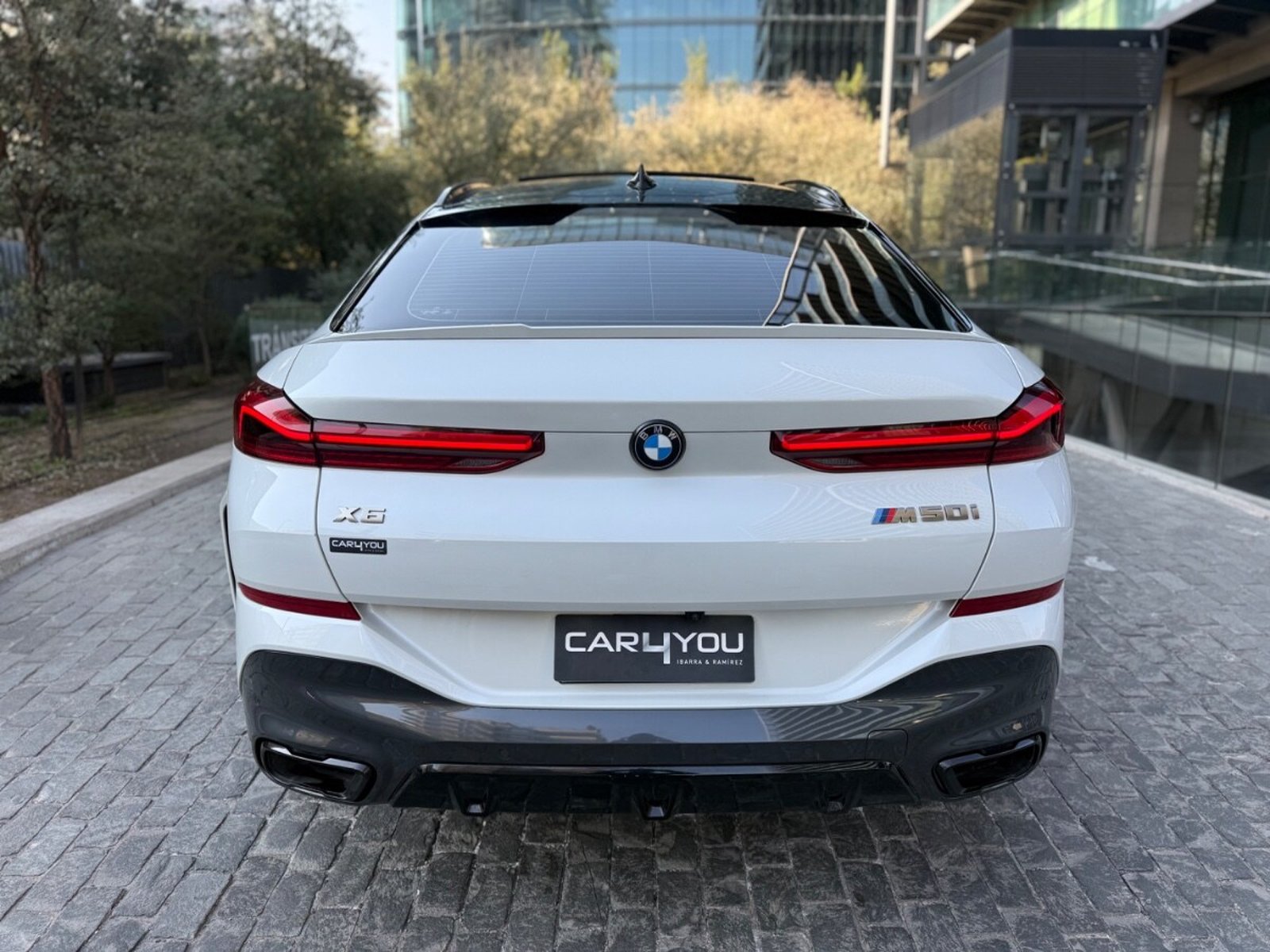 BMW X6 50I M 2022 - Imagen 6 de 10