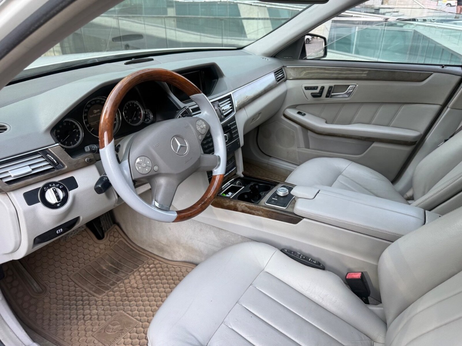 MERCEDES-BENZ E500 v8 2010 - Imagen 7 de 10