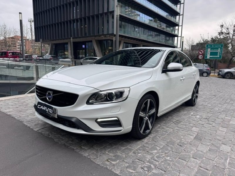 Volvo S60 T6 4WD. 2018