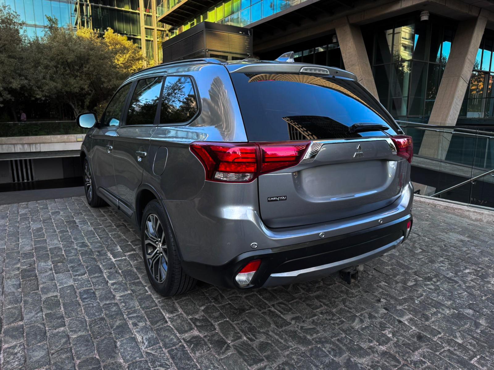 MITSUBISHI OUTLANDER 2.4 2018 - Imagen 4 de 10