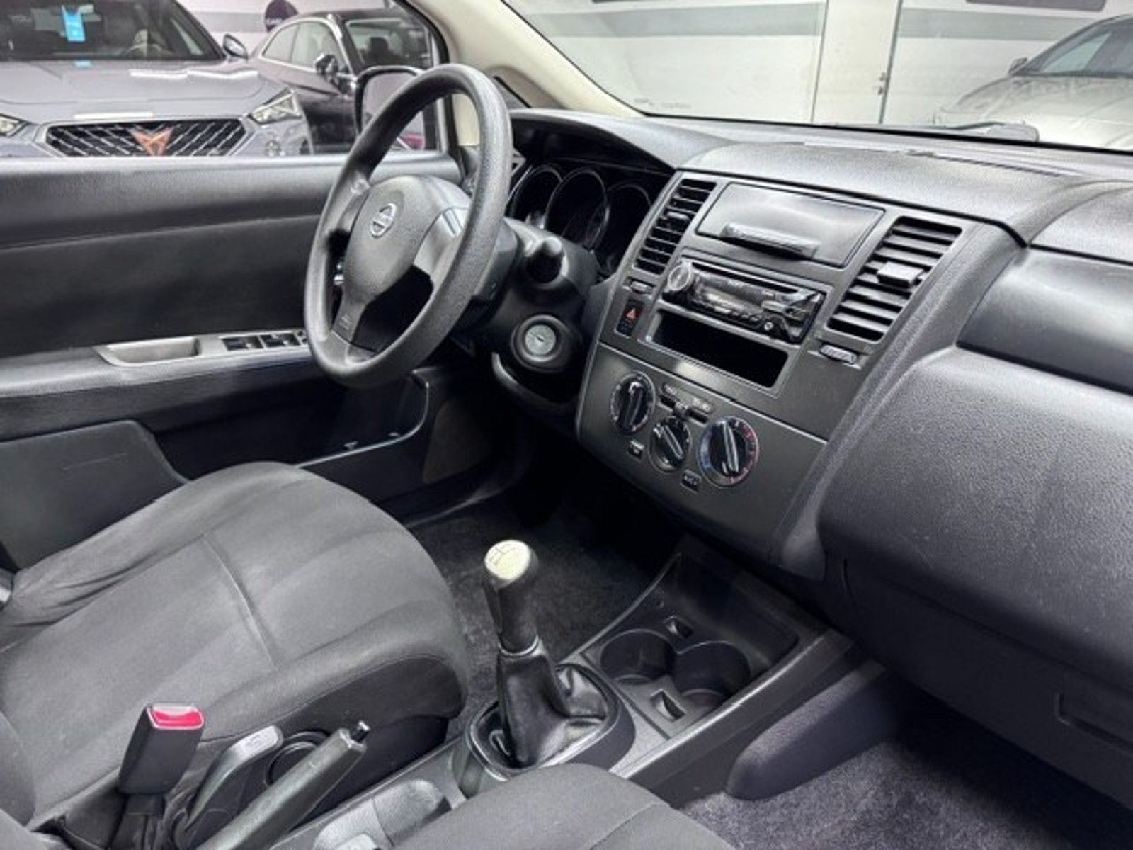 NISSAN TIIDA 1.6 2014 - Imagen 9 de 9