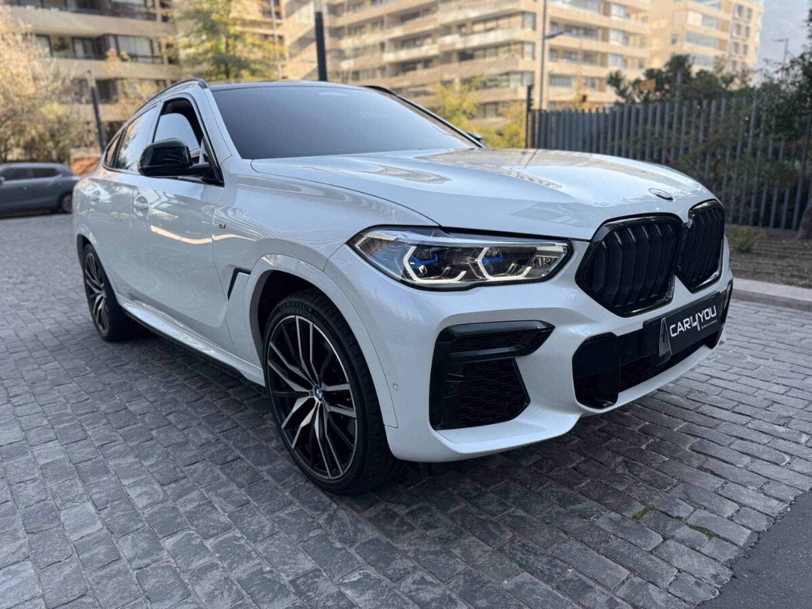 BMW X6 50I M 2022 - Foto 3 de 10