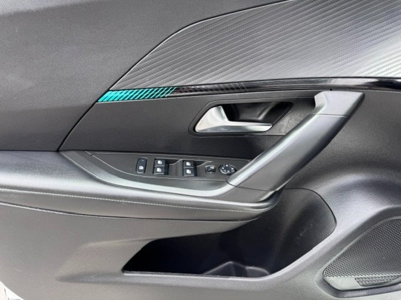 Peugeot 2008 DIESEL - ALLURE - AUT 2021 - Imagen 9 de 10