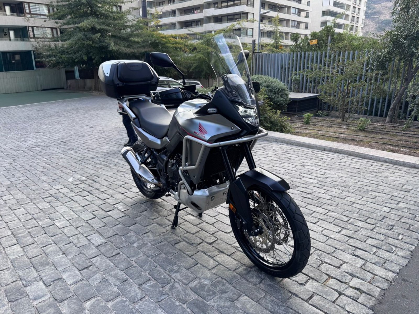 HONDA XL 750 2024 - Imagen 3 de 10