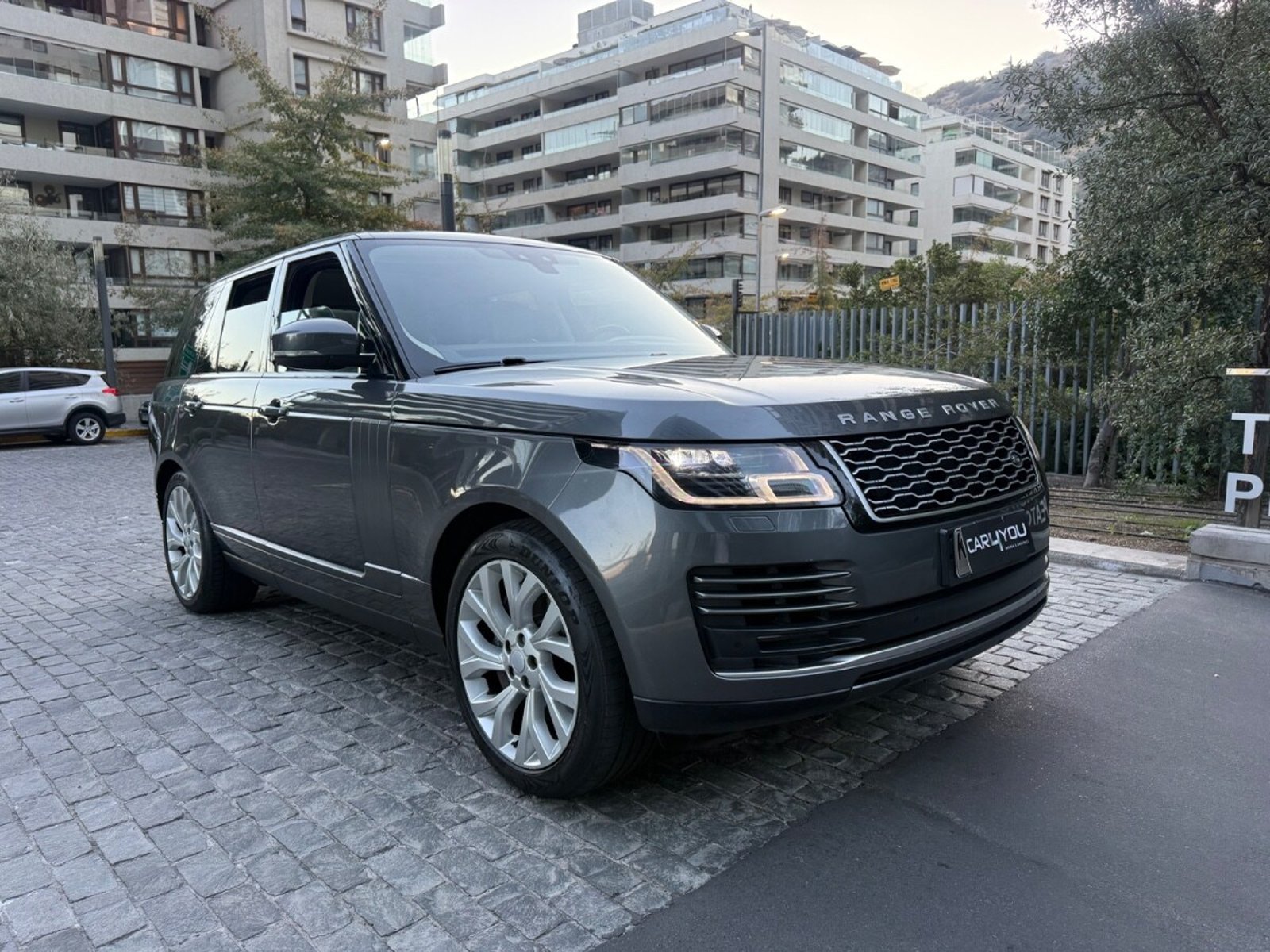 Land Rover Range Rover VOGUE 3.0 Diesel v6 2018 - Foto 3 de 10