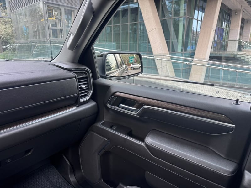 Chevrolet SILVERADO 5.3 LT TRAIL BOSS Z71 4X4 AT 4P. 2023 - Imagen 9 de 10
