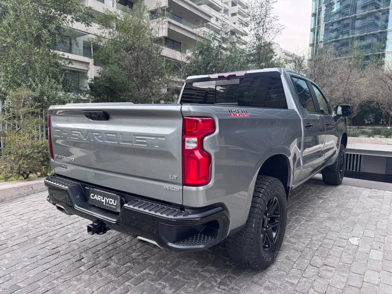 Chevrolet SILVERADO 5.3 LT TRAIL BOSS Z71 4X4 AT 4P. 2023 - Imagen 4 de 10