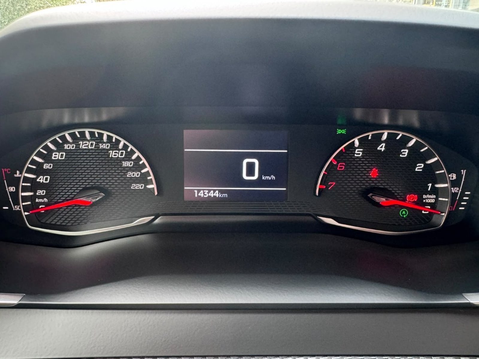 Peugeot 2008 ACTIVE 130 1.2 2025 - Imagen 7 de 9