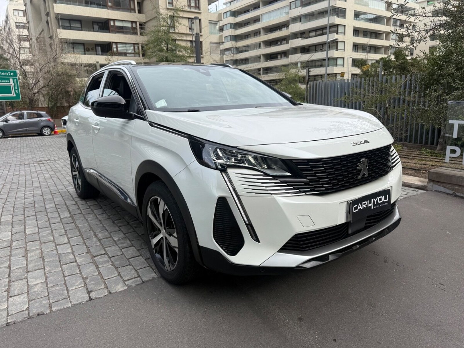 Peugeot 3008 BLUE HDI 130 2022 - Foto 3 de 10
