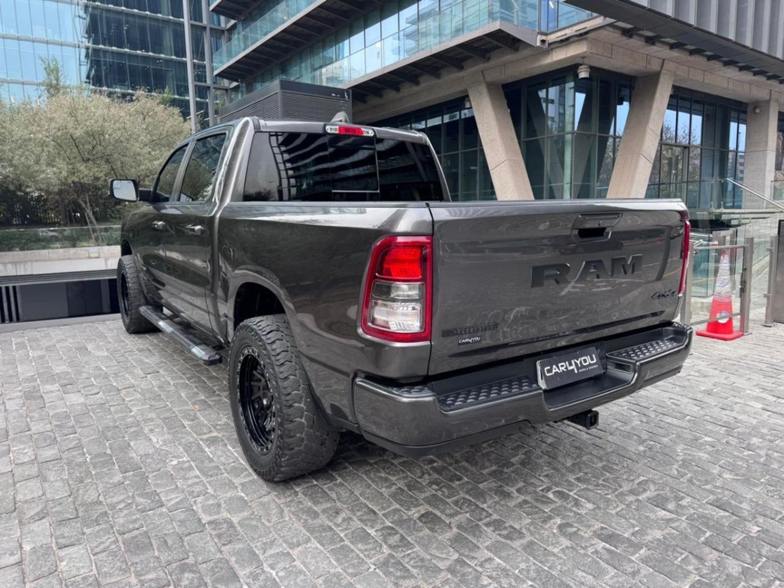 RAM 1500 BIG HORN CREW CAB 4X4 3.6 AUT 2021 - Imagen 7 de 10
