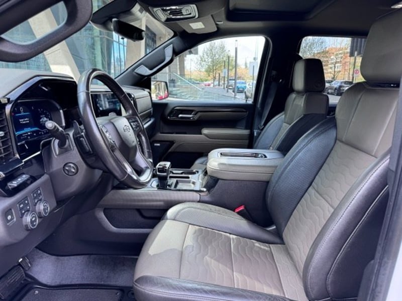 Chevrolet SILVERADO ZR2 2023 - Imagen 7 de 9