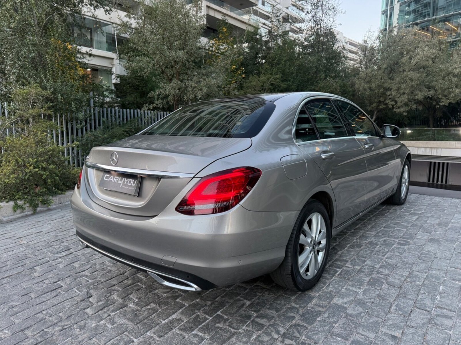 MERCEDES-BENZ C180 unico dueño 2019 - Imagen 6 de 10