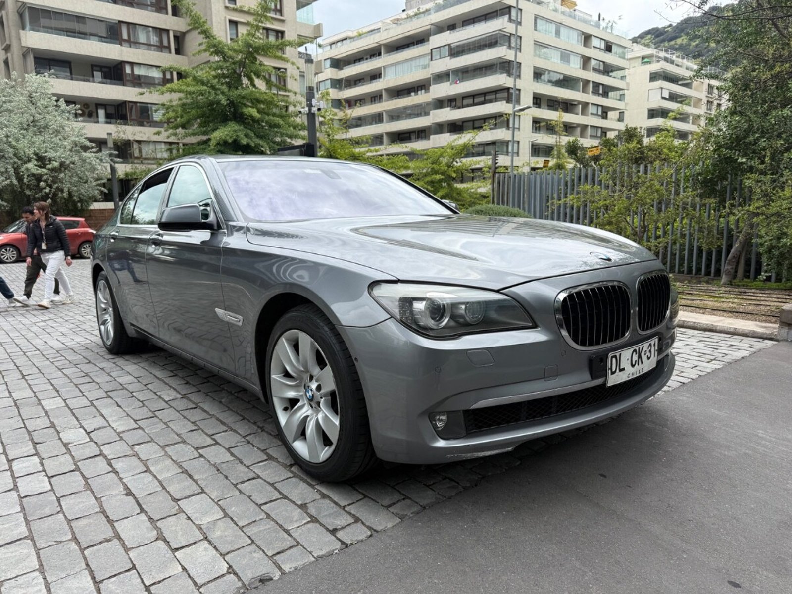 BMW 750 NIGHT VISION 2012 - Foto 3 de 10