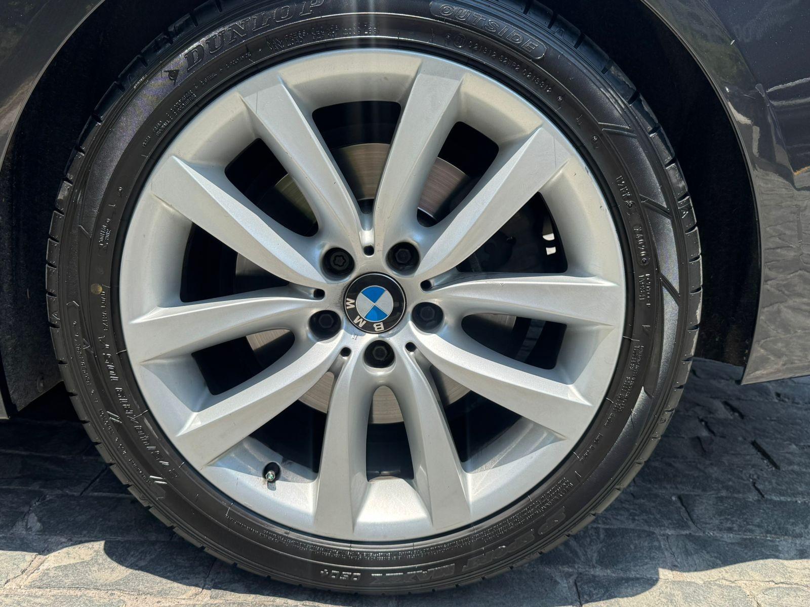 BMW 550 550 V8 2011 - Imagen 6 de 9