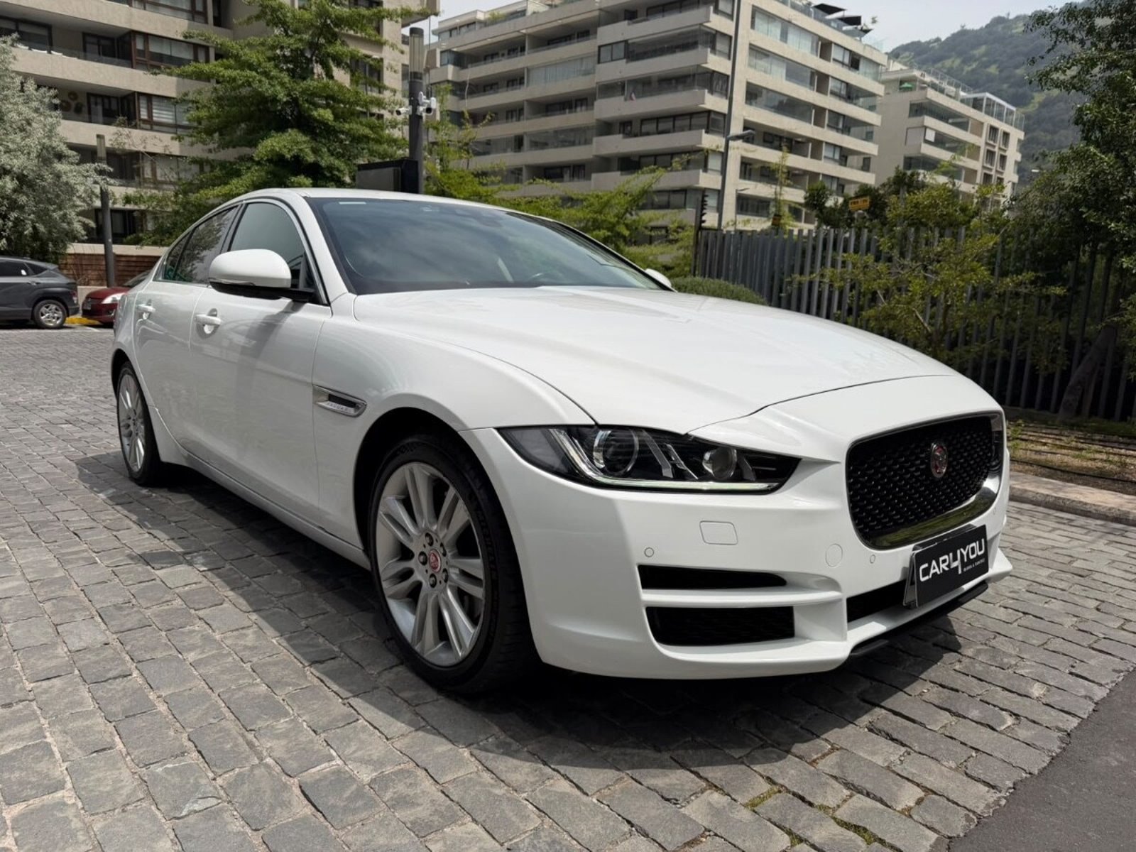 Jaguar XE PRESTIGE 2019 - Foto 3 de 10