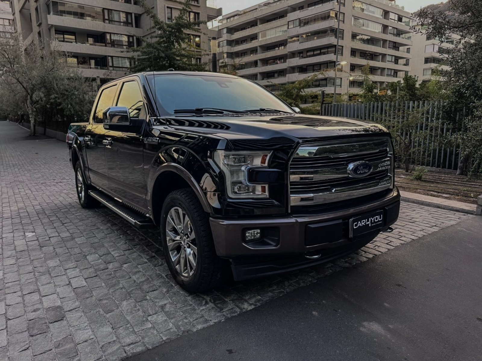 FORD F-150 LARIAT LUXURY 4X4 5.0 2018 - Imagen 3 de 9