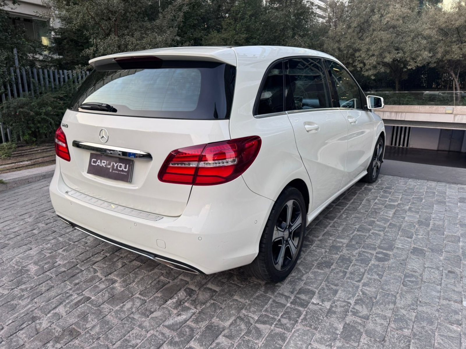 MERCEDES-BENZ B220 2.0 2018 - Imagen 6 de 10
