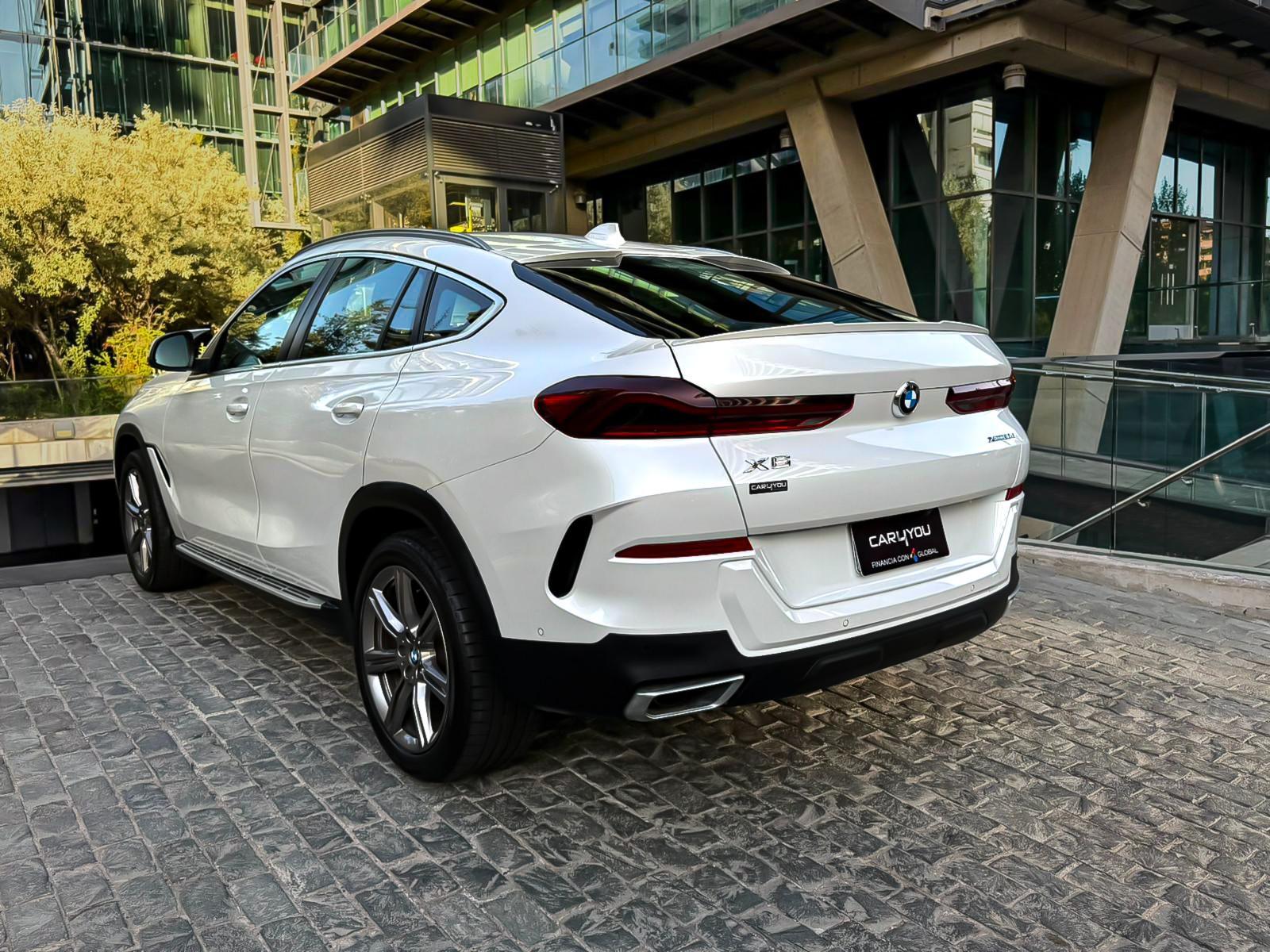 BMW X6 X6 XDRIVE 4X4 5P 3.0 AUT 2022 - Imagen 4 de 10
