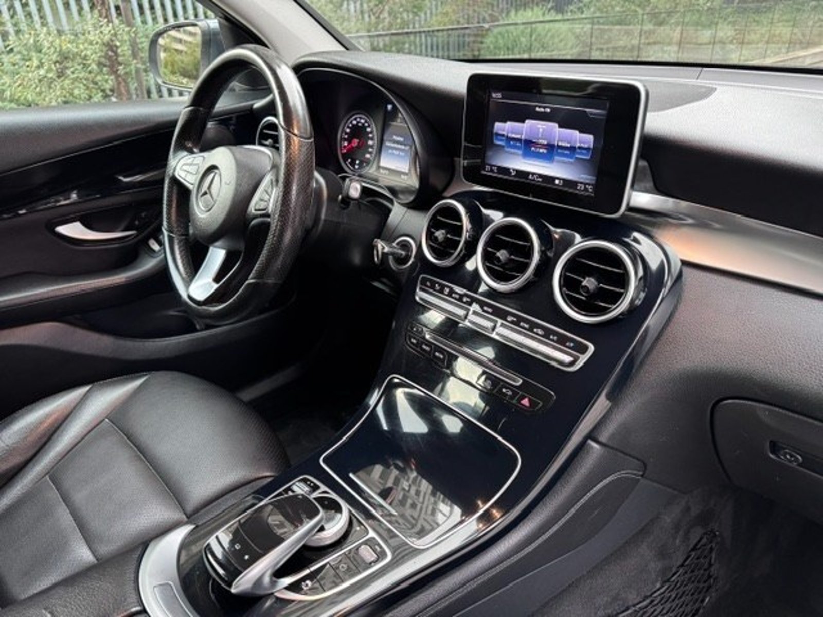 Mercedes-Benz GLC 220D Diesel, 4matic 2016 - Imagen 8 de 10