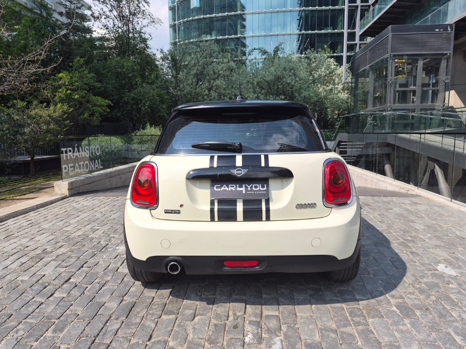 Mini COOPER F56 2019 - Foto 5 de 10