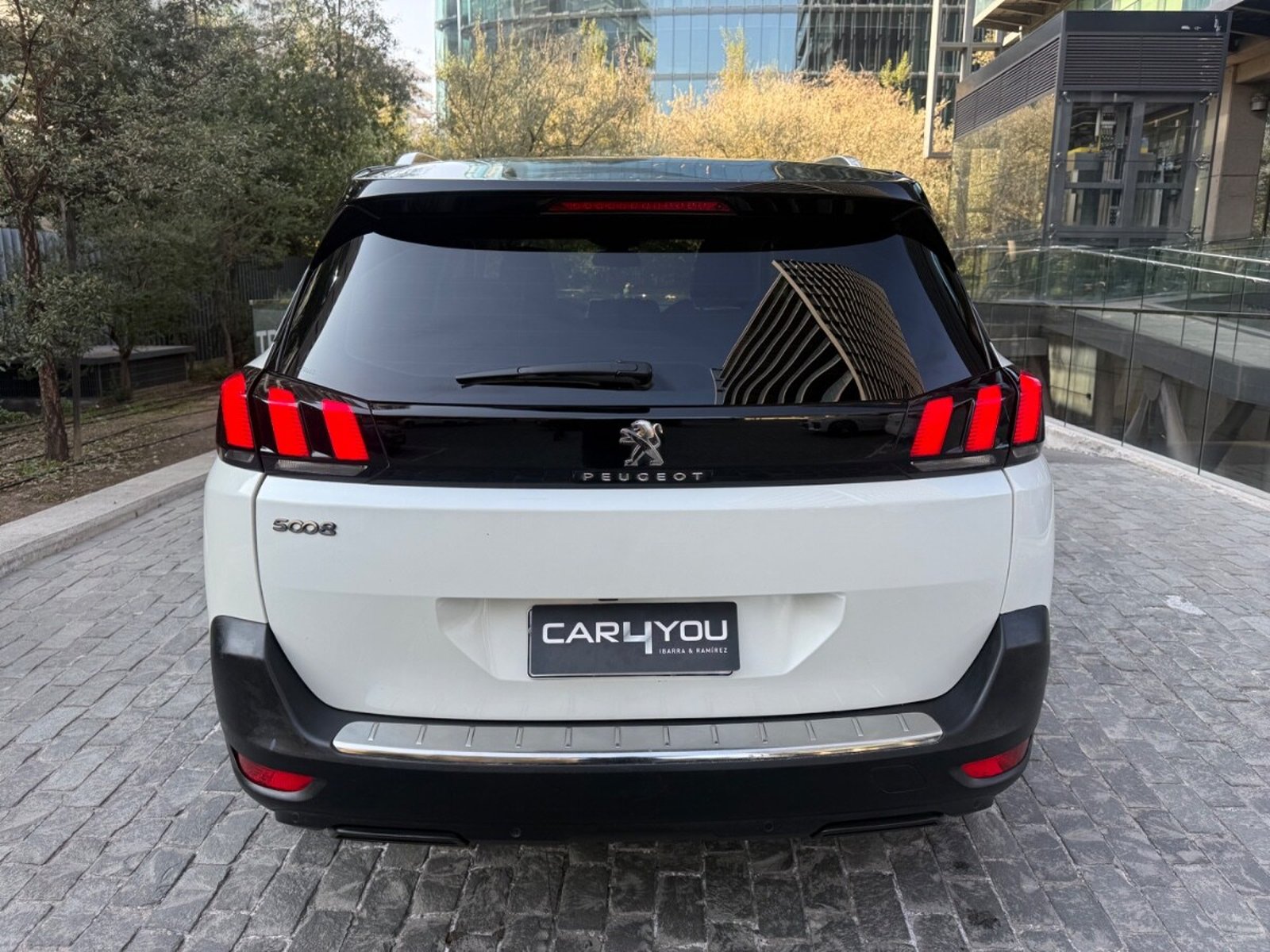 Peugeot 5008 BLUE HDI 1.5 2019 - Foto 5 de 10